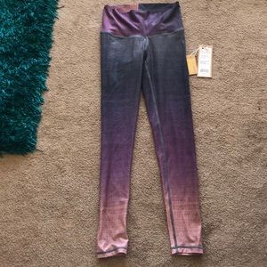 Niyama Sol leggings Size Small NWT